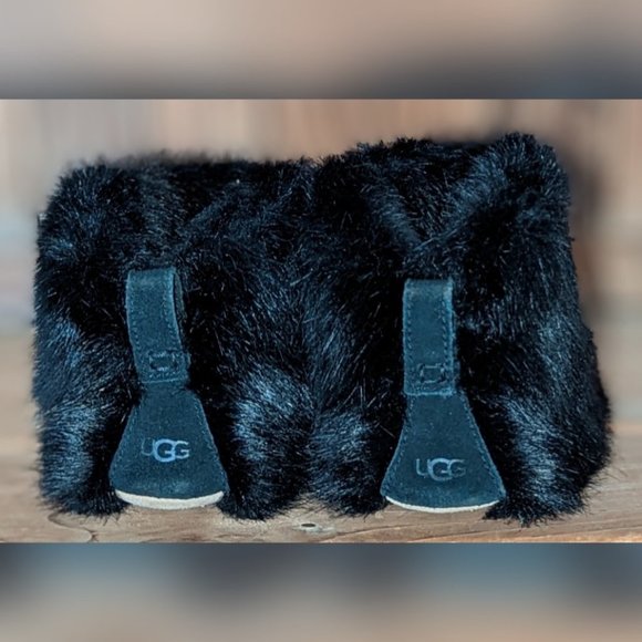 UGG Amary Black Faux Fur Slipper Bootie Size 6 - Picture 4 of 9